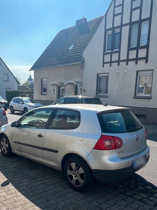 Gebraucht VW Golf V 75 PS (55 kW) 2005 Silber Kleinwagen