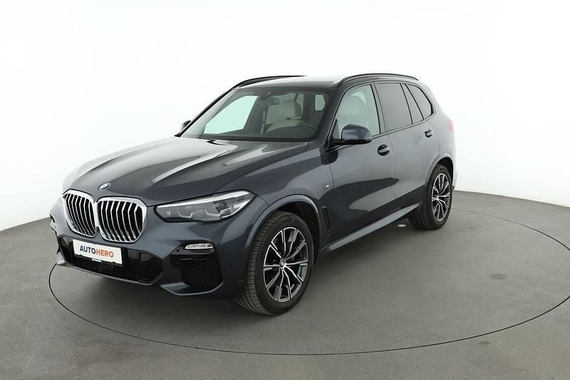 Grau Gebraucht 2021 BMW X5 M Sport SUV | 51.010 € (Superpreis) - Bild 1/3