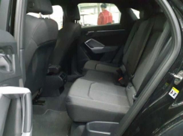 Gebraucht Audi Q3 Sportback Ambiente 150 PS (110 kW) 2023 Mythosschwarz metallic SUV