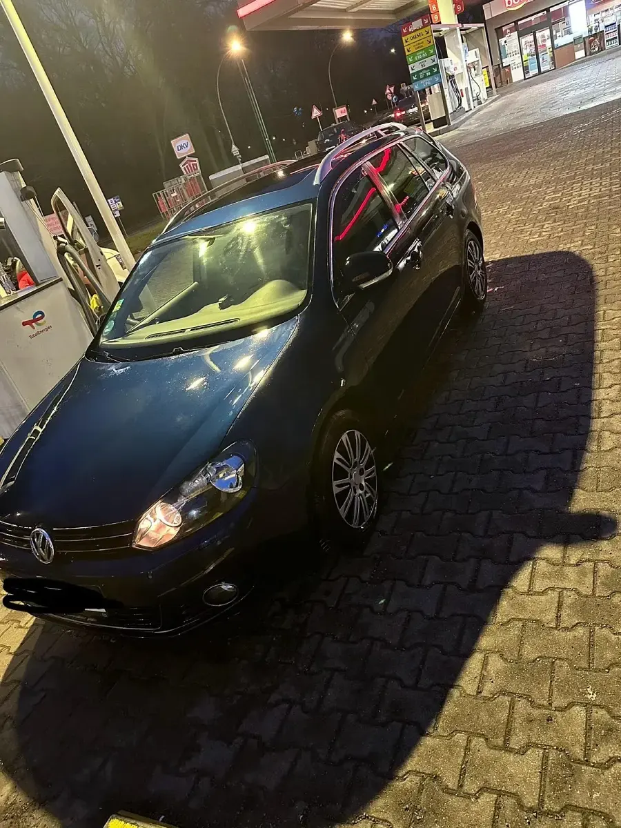 Gebraucht VW Golf VI 86 PS (63 kW) 2011 Blau Kleinwagen
