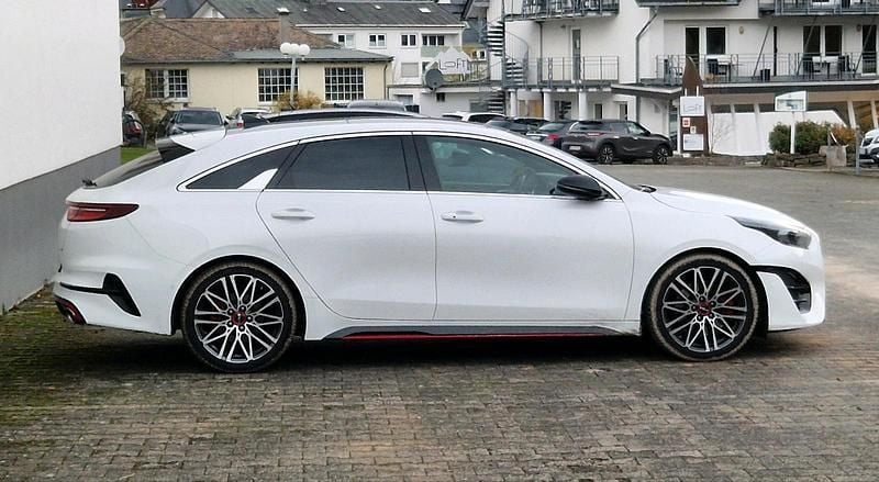 Gebraucht Kia ProCeed Comfort 204 PS (150 kW) 2022 Weiß Kombi