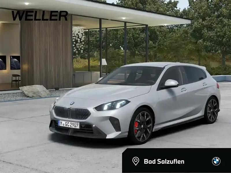Brooklyn grau (grau) Neu 2025 BMW 120 M Sport Kleinwagen | 49.990 € (Teuer) - Bild 1/4