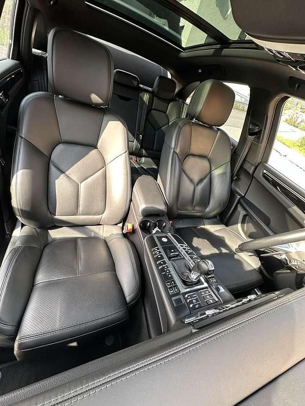 Grau Gebraucht 2019 Porsche Macan S SUV | 42.000 € (Guter Preis) - Bild 1/4
