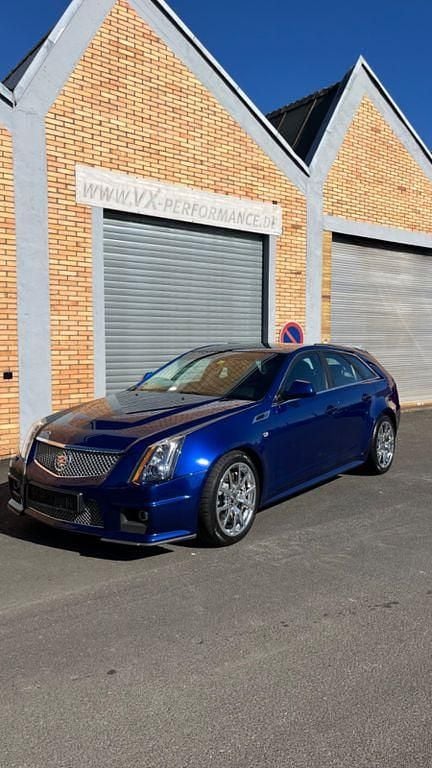 Blau Gebraucht 2012 Cadillac CTS Kombi | 38.999 € - Bild 1/4