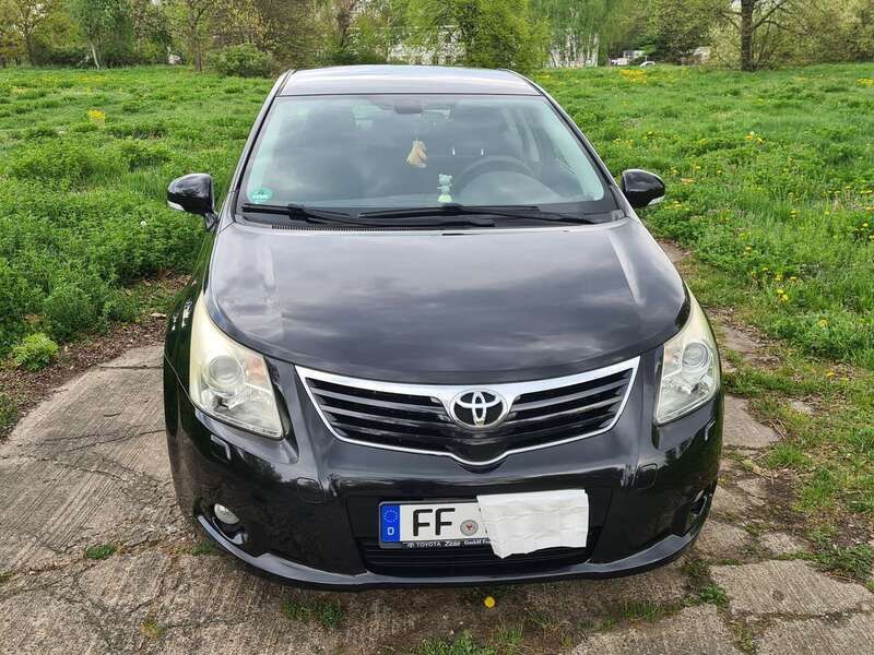 Schwarz Gebraucht 2011 Toyota Avensis Executive Limousine | 9.000 € (Fairer Preis) - Bild 1/4
