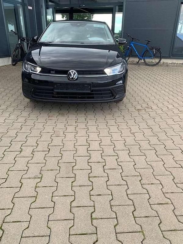 Schwarz Gebraucht 2024 VW Polo Move Kleinwagen | 16.990 € (Guter Preis) - Bild 1/4
