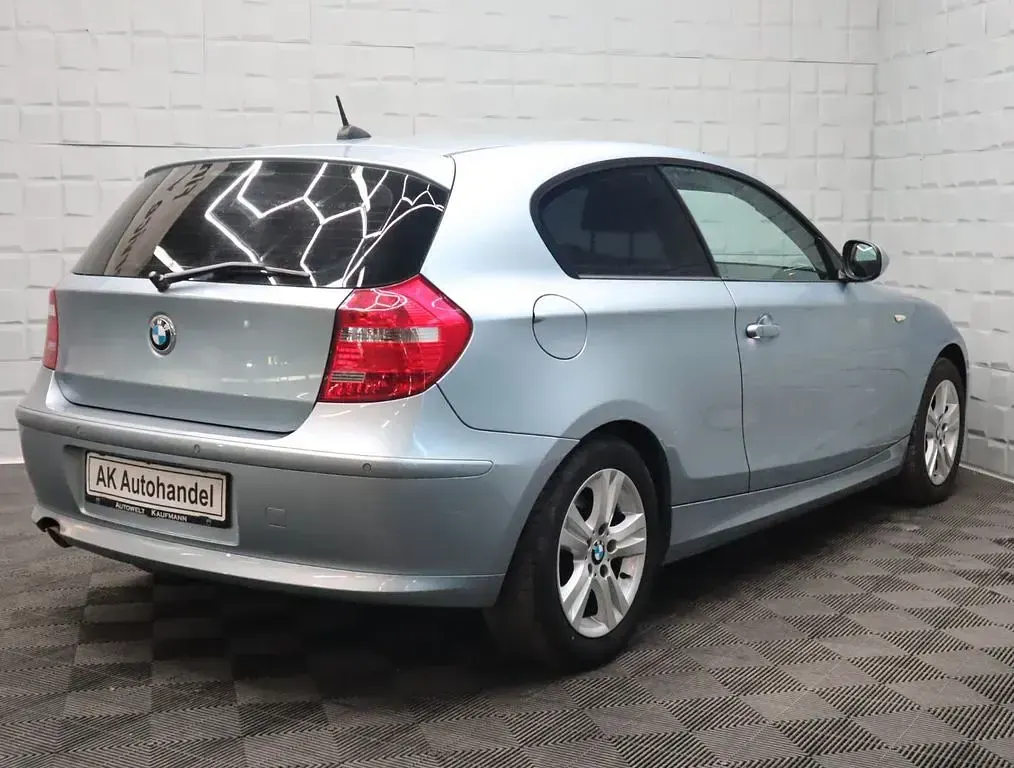 Gebraucht BMW 118 Advantage 143 PS (105 kW) 2011 Blau Kleinwagen