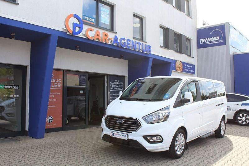 Weiß Gebraucht 2023 Ford Tourneo Custom Van | 37.900 € (Fairer Preis) - Bild 1/4