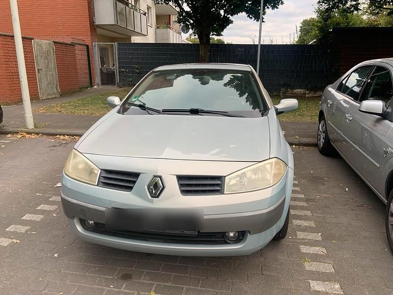 Grau Gebraucht 2004 Renault Mégane Cabriolet Cabrio | 1.249 € - Bild 1/4