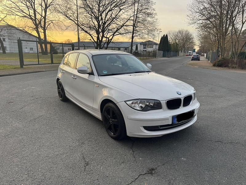 Gebraucht BMW 118 143 PS (105 kW) 2010 Weiß Kleinwagen