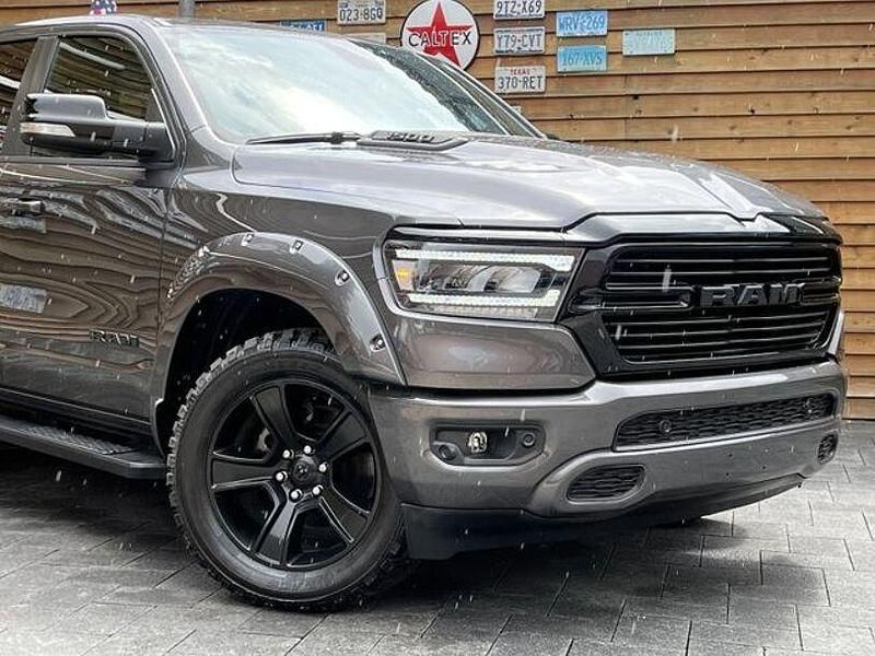 Gebraucht Dodge Ram 401 PS (294 kW) 2021 Grau Pickup