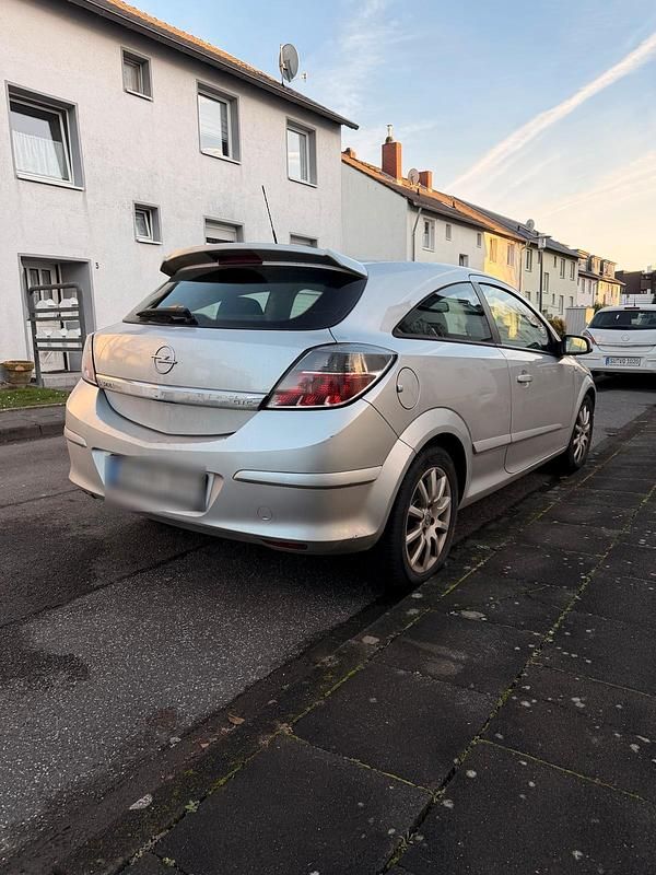 Gebraucht Opel Astra GTC 116 PS (85 kW) 2005 Silber Coupé