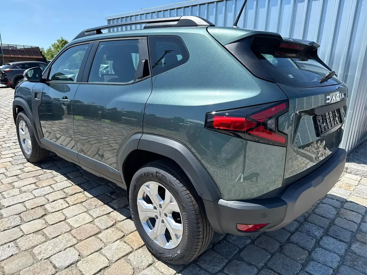 Neu Dacia Duster Expression 140 PS (102 kW) 2026 Cédregrün metallic SUV