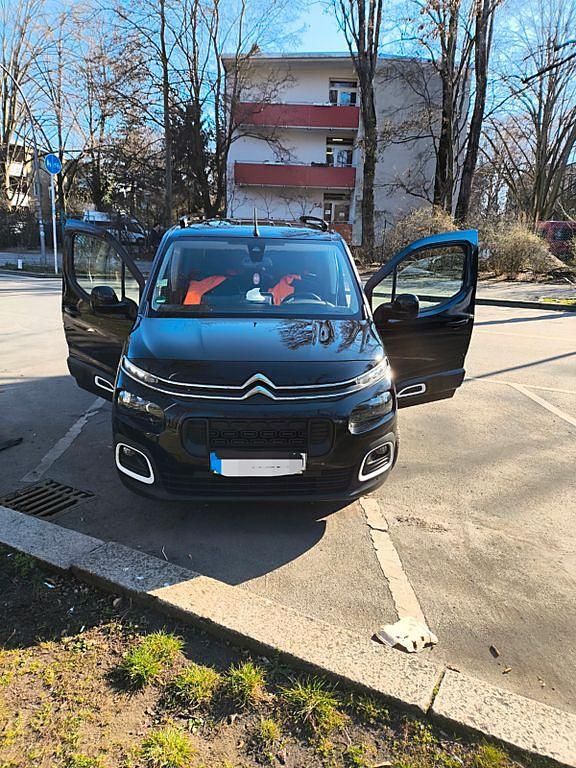 Gebraucht Citroën Berlingo Feel 131 PS (96 kW) 2018 Schwarz Van / Kleinbus
