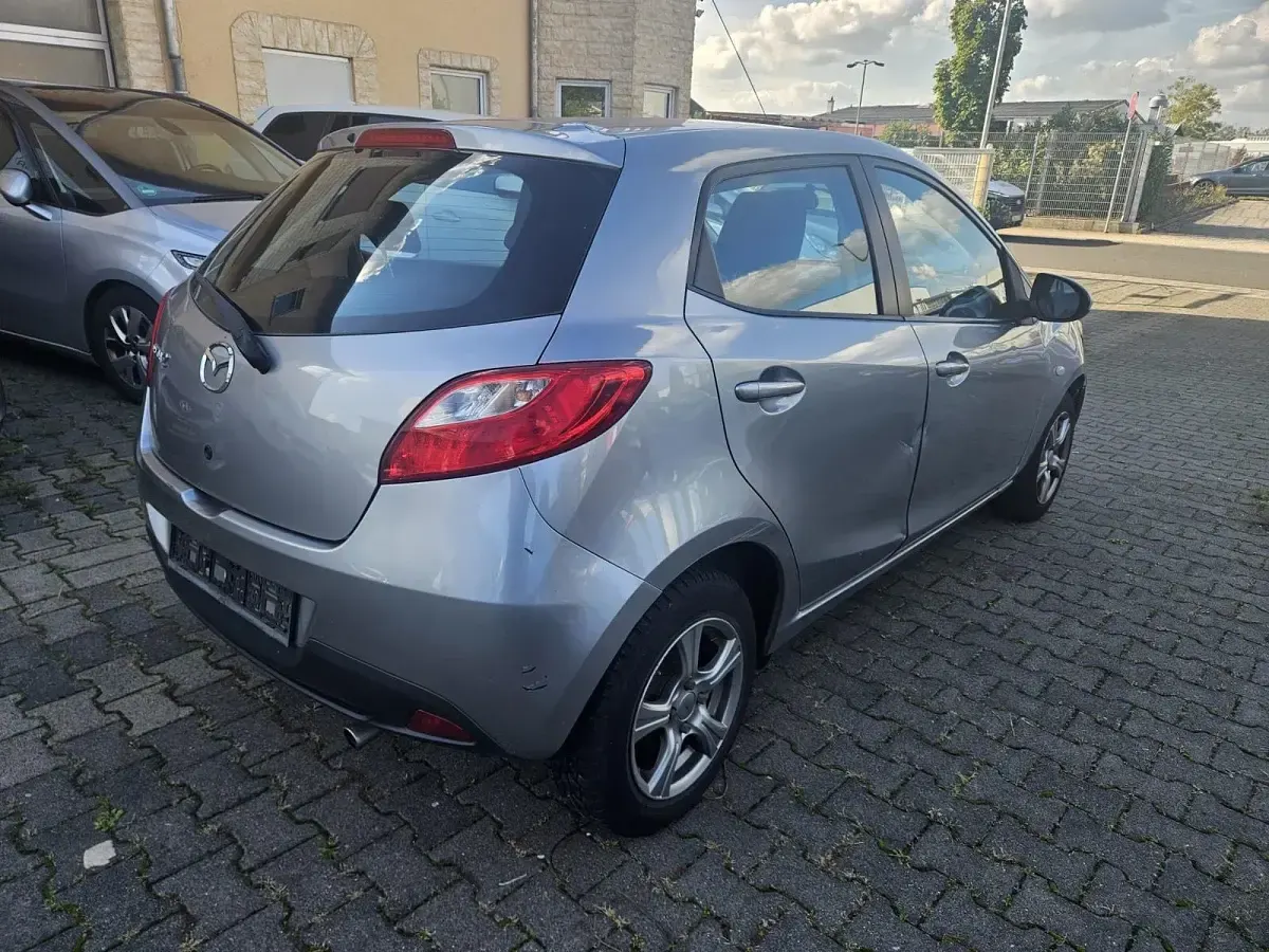 Gebraucht Mazda 2 75 PS (55 kW) 2010 Grau Kleinwagen