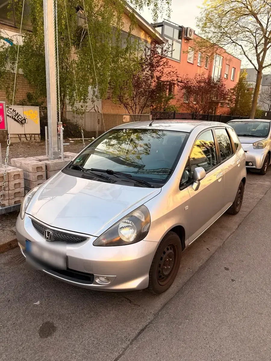 Gebraucht Honda Jazz 78 PS (57 kW) 2008 Silber Kleinwagen