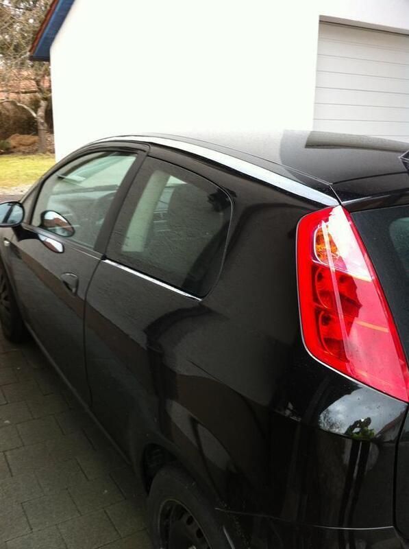 Gebraucht Fiat Grande Punto 78 PS (57 kW) 2009 Schwarz metallic Kleinwagen