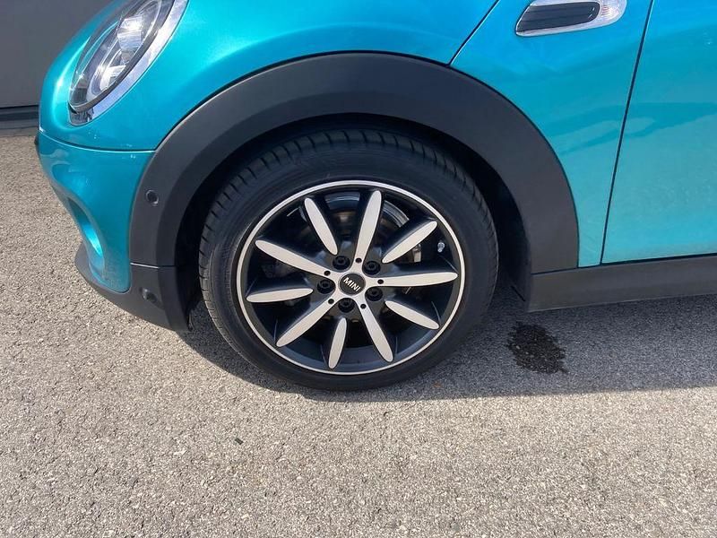 Używany Mini Cooper 136 KM (100 kW) 2018 Niebieski Hatchback