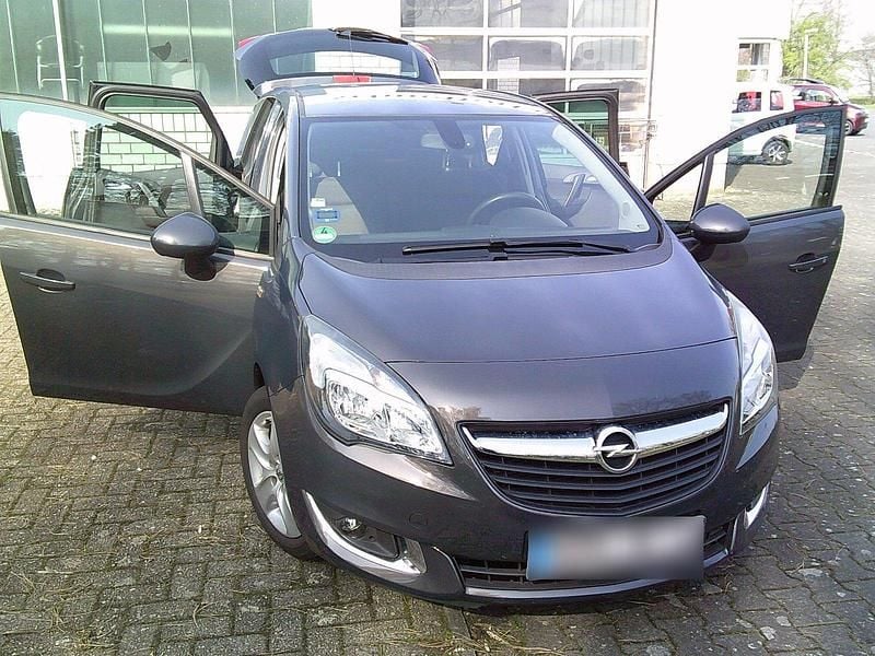 Gebraucht Opel Meriva 140 PS (102 kW) 2014 Silber Van / Kleinbus