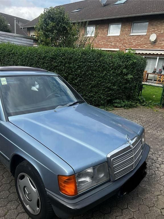 Gebraucht Mercedes 190 75 PS (55 kW) 1985 Blau Limousine