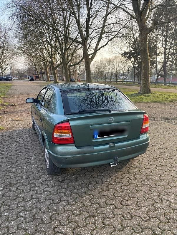 Gebraucht Opel Astra 116 PS (85 kW) 1999 Grün Limousine