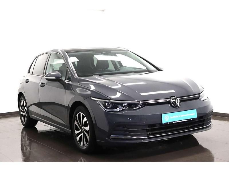 Gebraucht VW Golf VIII Active 150 PS (110 kW) 2022 Delfingrau Limousine