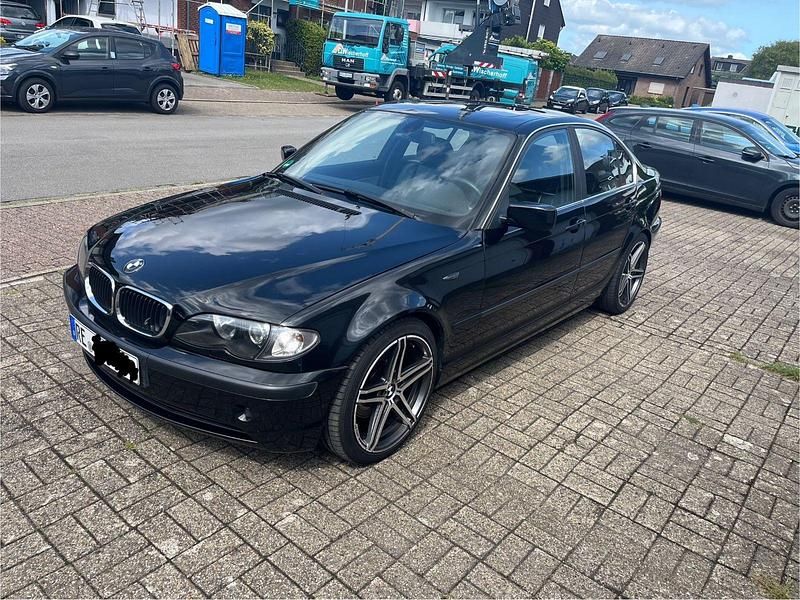 Schwarz Gebraucht 2004 BMW 325 Exclusive Limousine | 5.500 € (Etwas zu teuer) - Bild 1/4