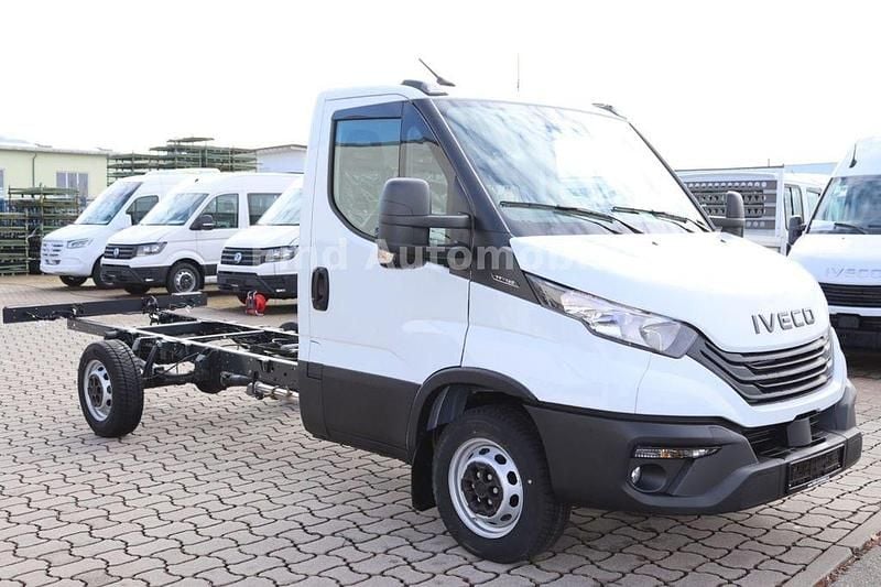 Neu Iveco Daily 140 PS (102 kW) 2026 Weiß Van / Kleinbus