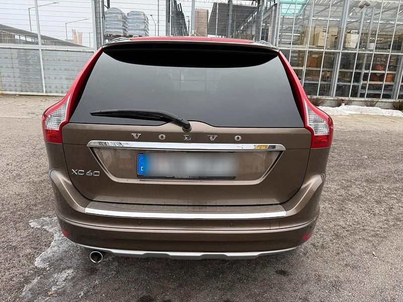 Gebraucht Volvo XC60 150 PS (110 kW) 2016 Andere farben SUV