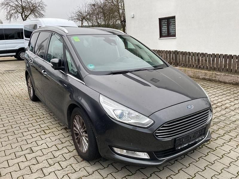 Grau Gebraucht 2015 Ford Galaxy Titanium Van / Kleinbus | 10.690 € (Guter Preis) - Bild 1/4