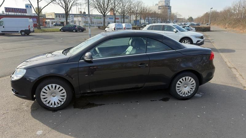 Gebraucht VW Eos 115 PS (84 kW) 2006 Schwarz Cabrio