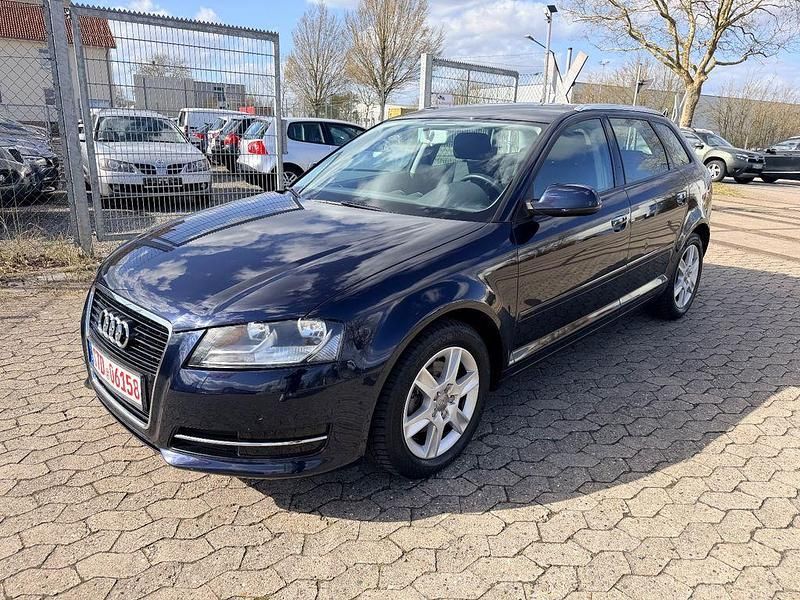 Gebraucht Audi A3 Attraction 125 PS (91 kW) 2011 Blau Kleinwagen