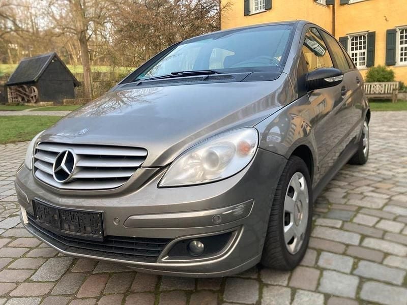 Gebraucht Mercedes B180 109 PS (80 kW) 2005 Grau Van / Kleinbus