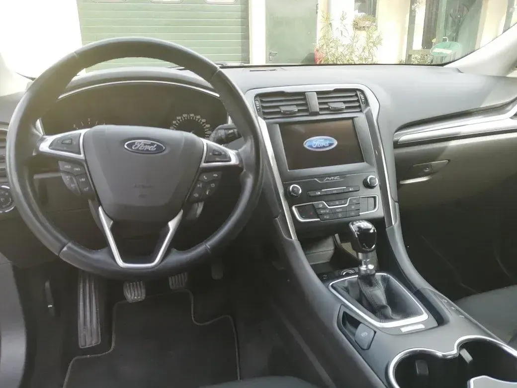 Gebraucht Ford Mondeo 120 PS (88 kW) 2019 Silber Kombi
