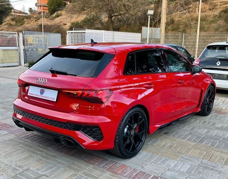 Gebraucht Audi RS3 Sportback Sport 400 PS (294 kW) 2022 Rot Kleinwagen
