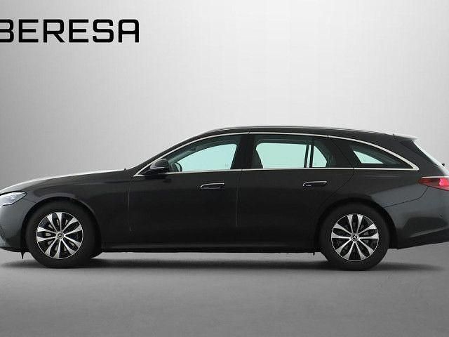 Grau Gebraucht 2024 Mercedes E220 Avantgarde Limousine | 44.890 € (Superpreis) - Bild 1/4