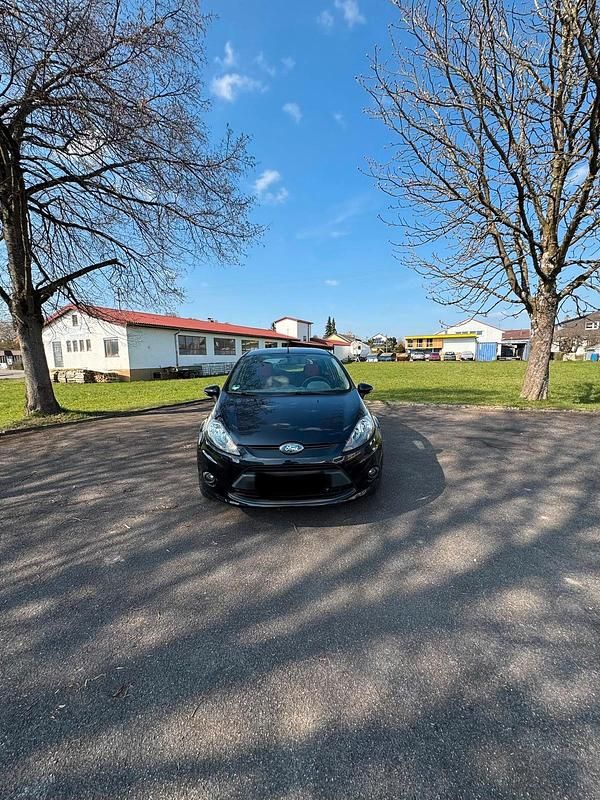 Gebraucht Ford Fiesta 60 PS (44 kW) 2010 Schwarz Kleinwagen
