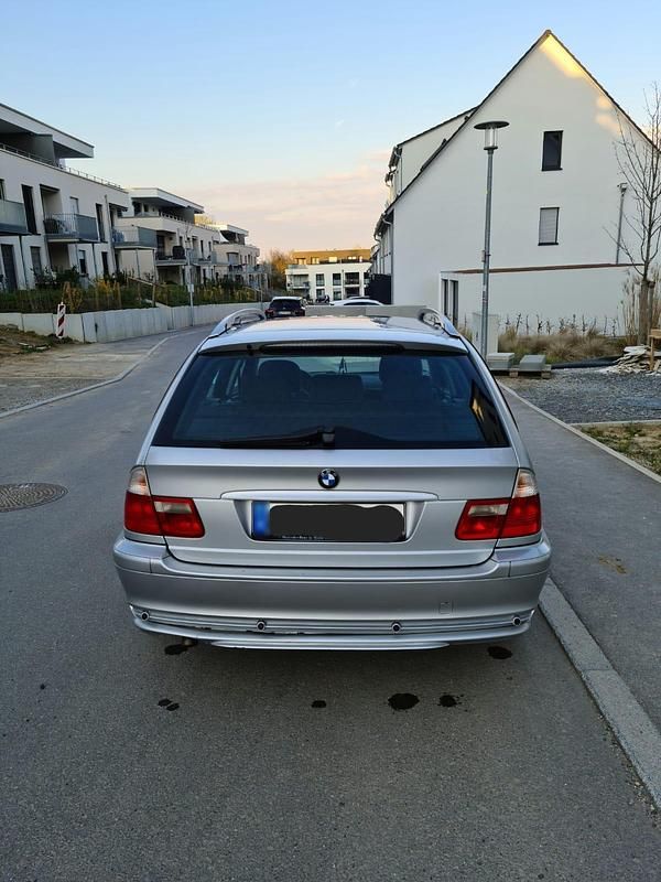 Gebraucht BMW 320 150 PS (110 kW) 2005 Silber Kombi