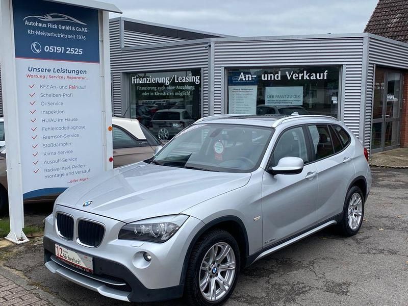 Silber Gebraucht 2011 BMW X1 Sport Line SUV | 12.970 € (Etwas zu teuer) - Bild 1/4