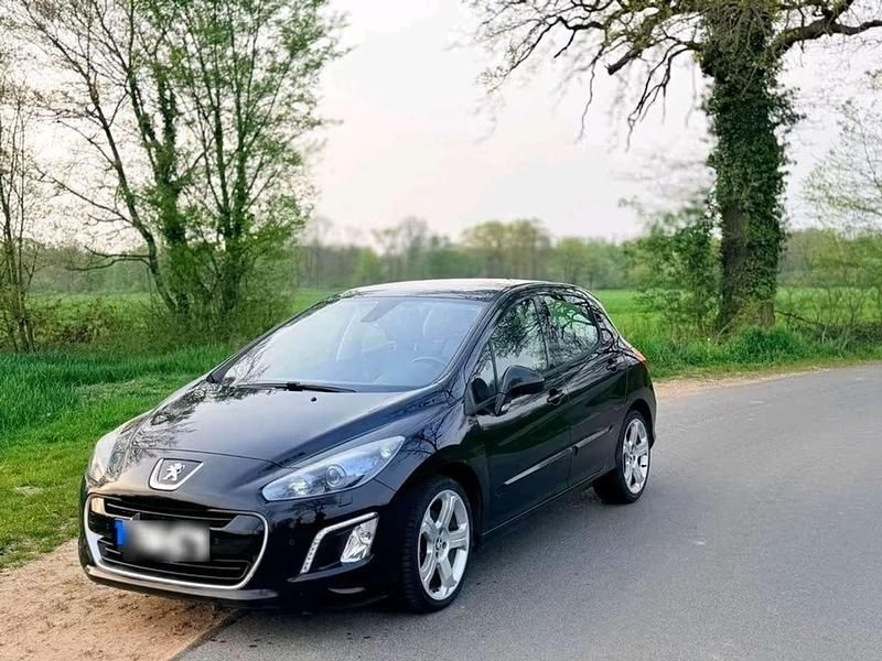 Gebraucht Peugeot 308 Allure 156 PS (114 kW) 2013 Schwarz Limousine
