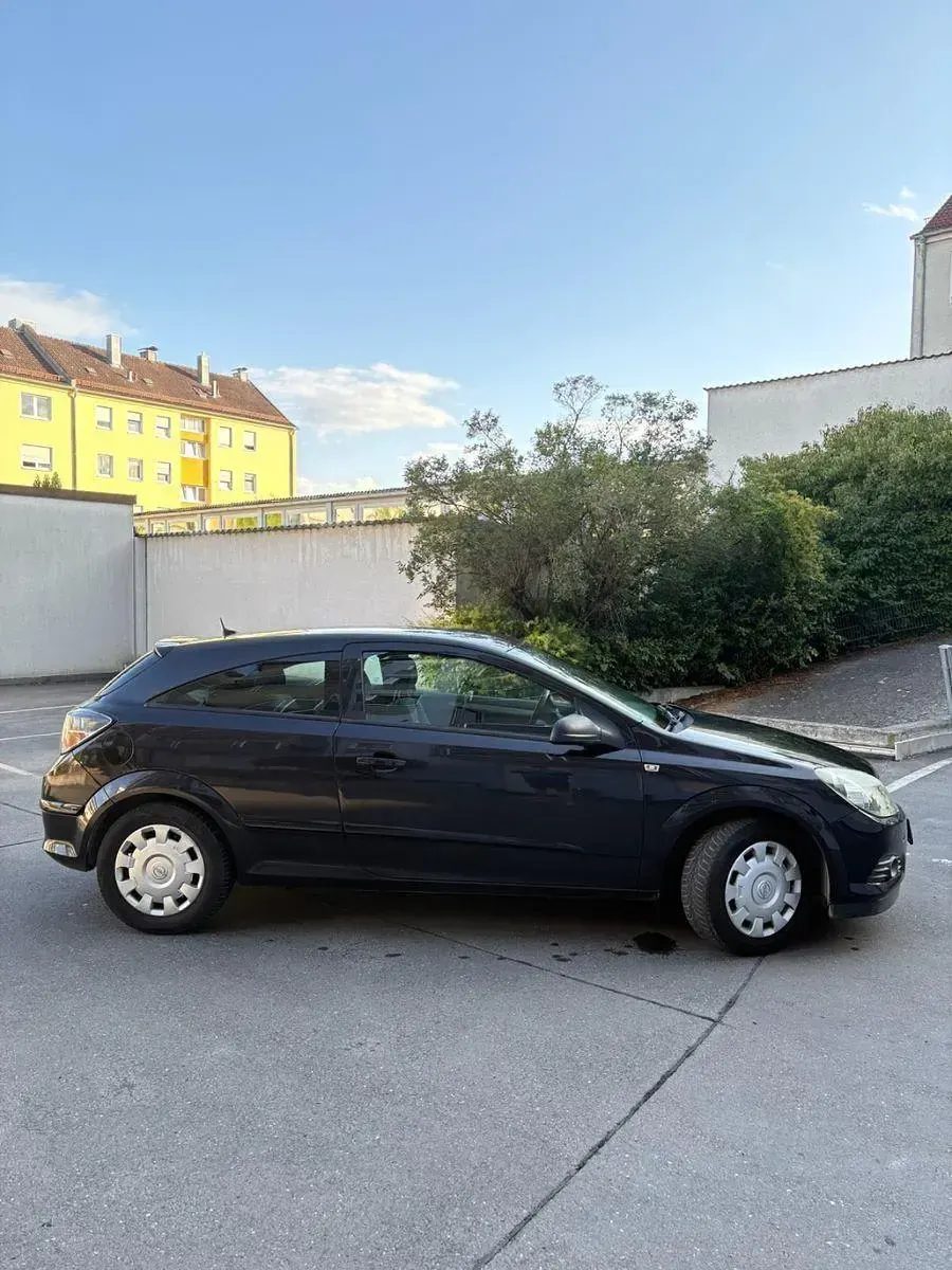 Gebraucht Opel Astra GTC Sport 110 PS (80 kW) 2007 Schwarz Limousine
