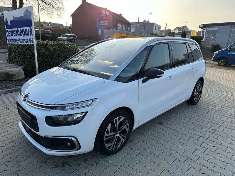 Weiß Gebraucht 2021 Citroën C4 SpaceTourer Van / Kleinbus | 10.999 € (Guter Preis) - Bild 1/4