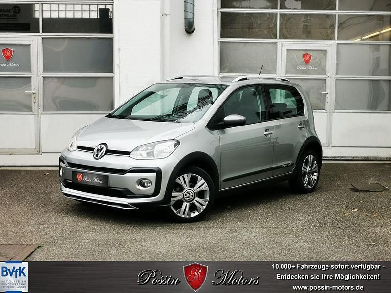 Silber (tungsten silver) Gebraucht 2017 VW cross up! Kleinwagen | 9.990 € (Fairer Preis) - Bild 1/4