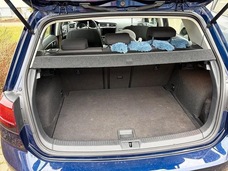 Gebraucht VW e-Golf 100 kW (136 PS) 2020 Blau Kleinwagen