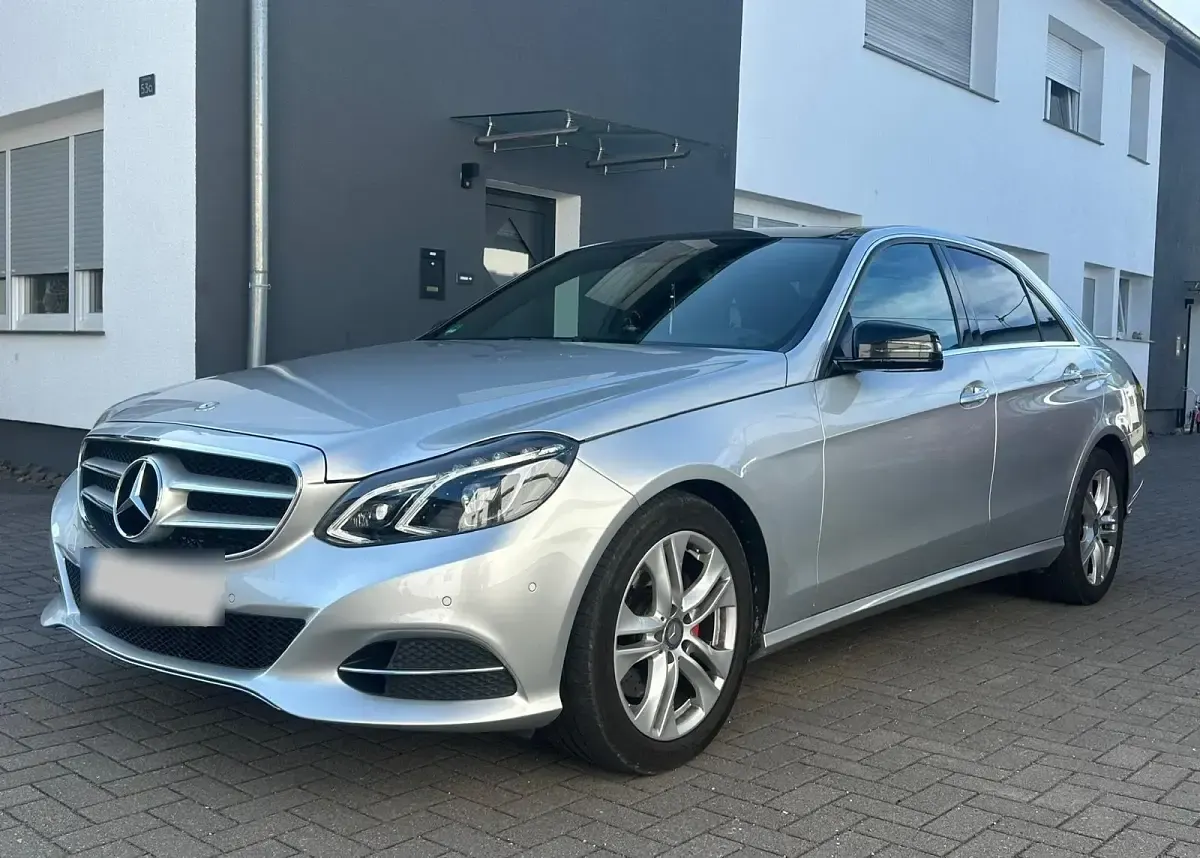 Gebraucht Mercedes E250 204 PS (150 kW) 2014 Grau Limousine