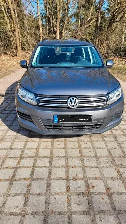 Gebraucht VW Tiguan Trendline 140 PS (102 kW) 2013 Grau SUV