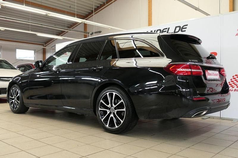 Gebraucht Mercedes E200 Avantgarde 197 PS (144 kW) 2019 Obsidianschwarz  metalliclack Kombi