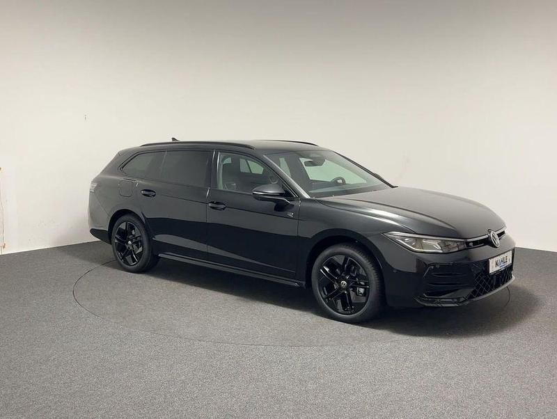 Neu VW Passat R-line 150 PS (110 kW) 2026 Schwarz Kombi