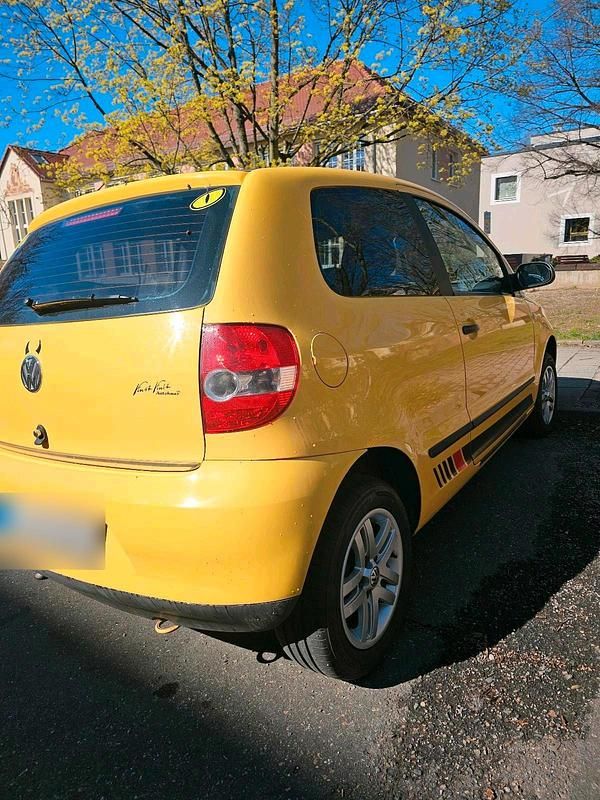 Gebraucht VW Fox 56 PS (41 kW) 2006 Gelb Kleinwagen