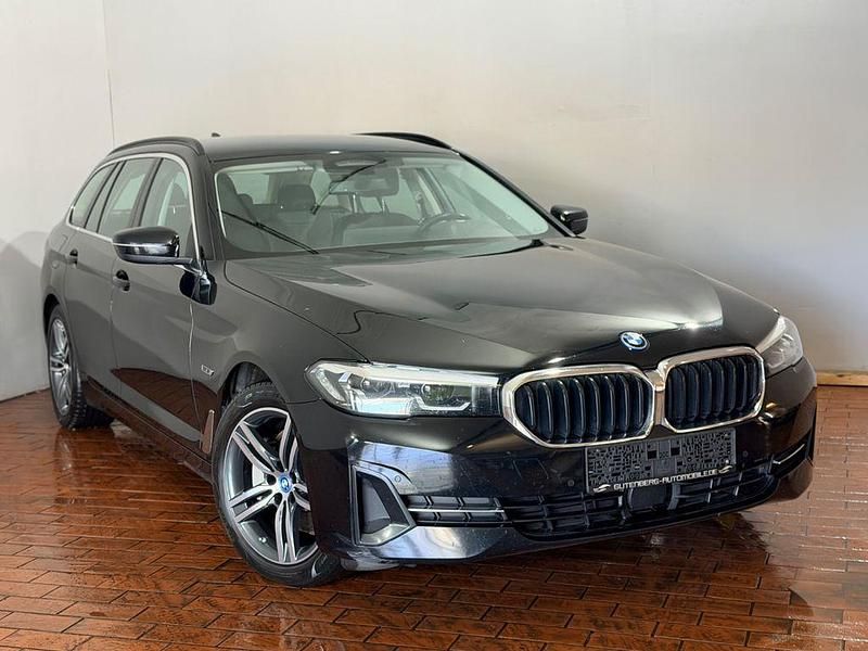 Gebraucht BMW 530e Sport Line 292 PS (214 kW) 2022 Schwarz Limousine